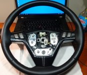 Steering wheel in carbon.jpg