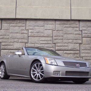 Media '2006 Cadillac XLR-V' in category 'Light Platinum'