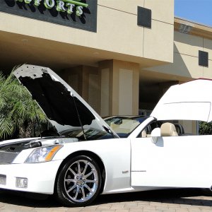Media '2008 Cadillac XLR-V - Alpine White' in category 'Alpine White'