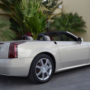 2006 Cadillac XLR - Gold Mist
