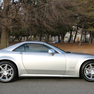 2005 Cadillac XLR - Light Platinum