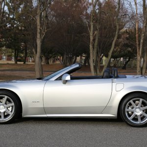 2005 Cadillac XLR - Light Platinum