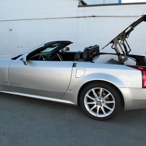 2006 Cadillac XLR-V - Light Platinum