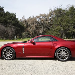 20009 Cadillac XLR-V - Crystal Red Metalic