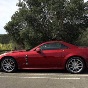 20009 Cadillac XLR-V - Crystal Red Metalic