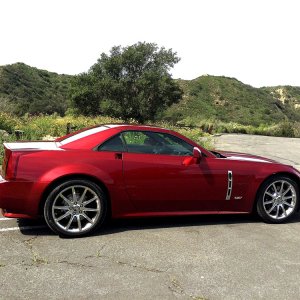 20009 Cadillac XLR-V - Crystal Red Metalic