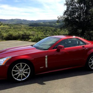 20009 Cadillac XLR-V - Crystal Red Metalic