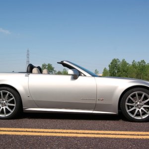 2006 Cadillac XLR-V in Light Platinum