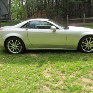 2008 Cadillac XLR-V in Light Platinum