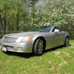 2008 Cadillac XLR-V in Light Platinum