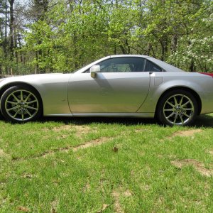 2008 Cadillac XLR-V in Light Platinum