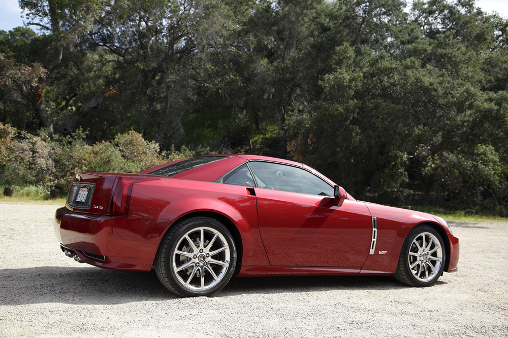 20009 Cadillac XLR-V - Crystal Red Metalic