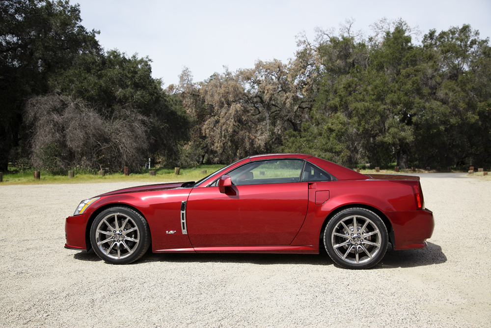 20009 Cadillac XLR-V - Crystal Red Metalic