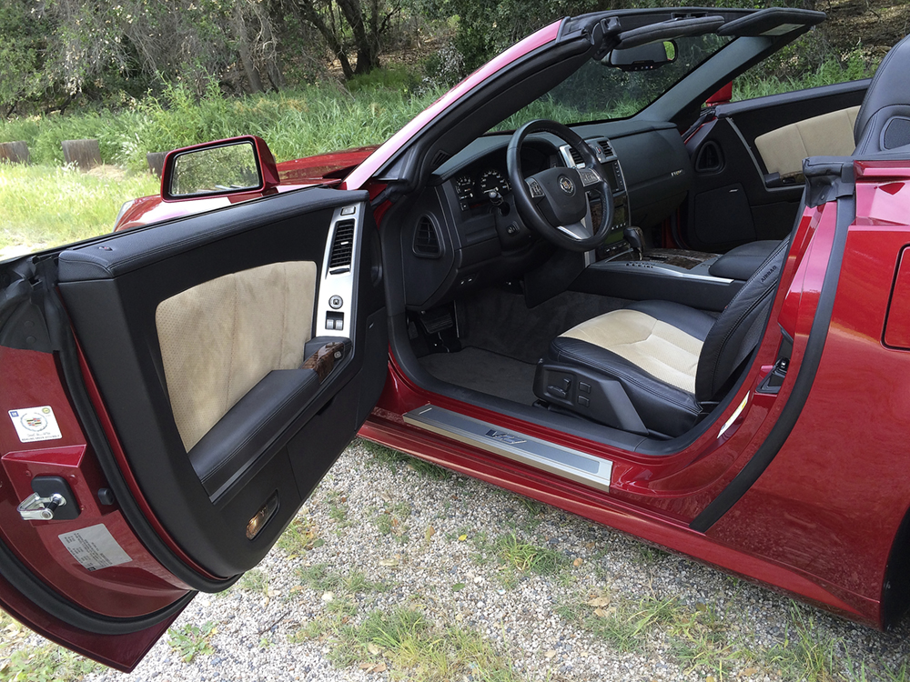 20009 Cadillac XLR-V - Crystal Red Metalic