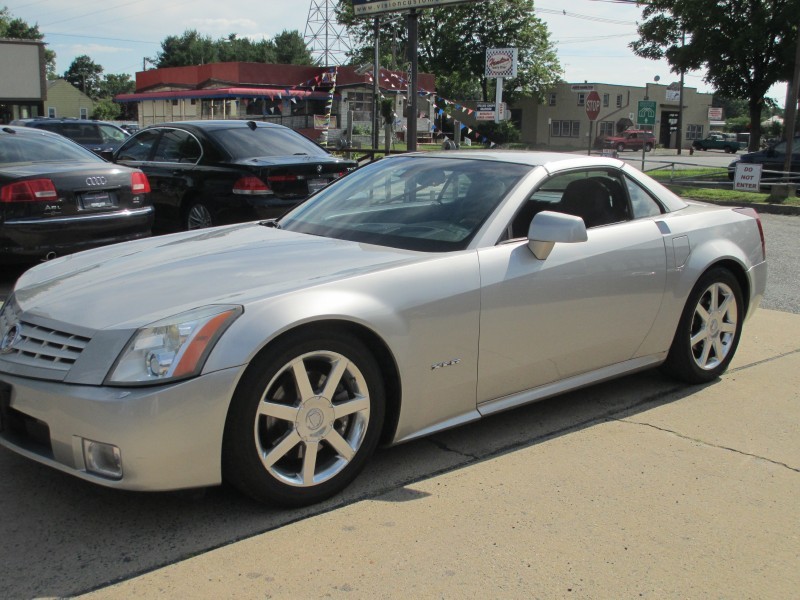 2004 Cadillac XLR - Light Platinum