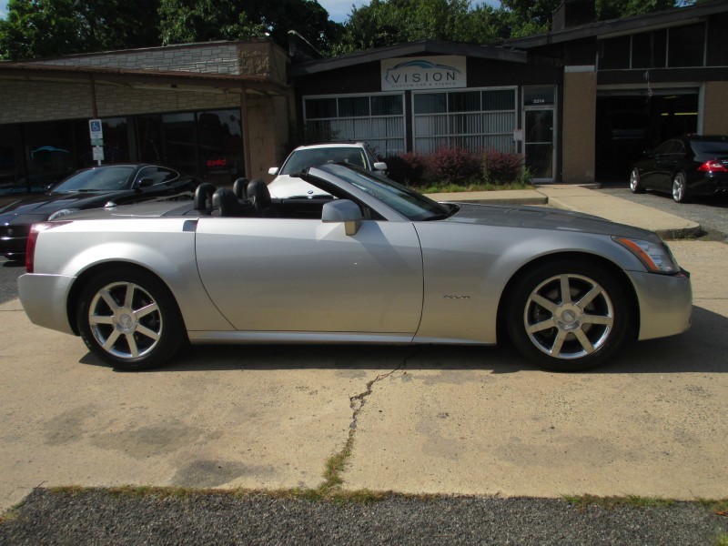 2004 Cadillac XLR - Light Platinum