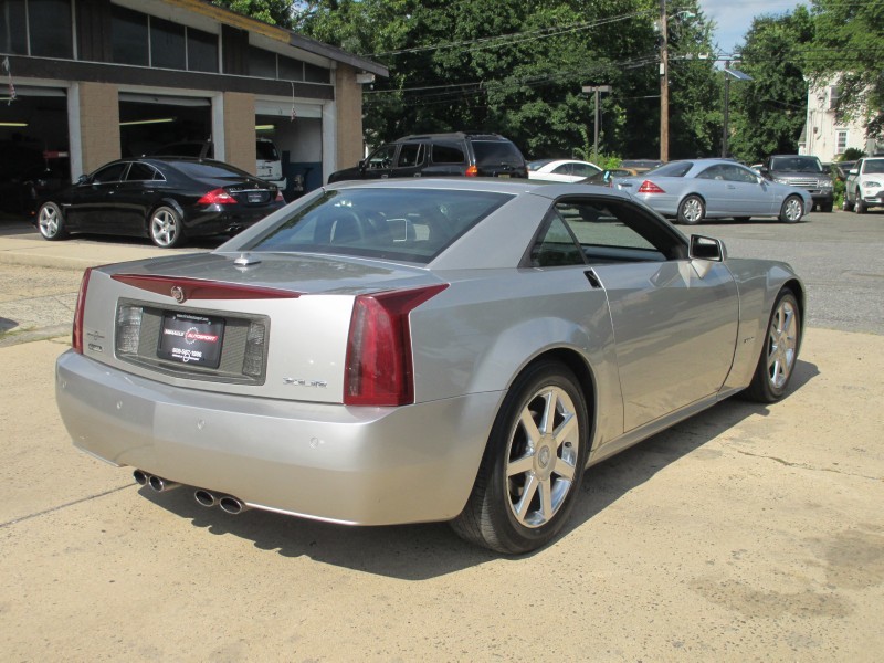 2004 Cadillac XLR - Light Platinum