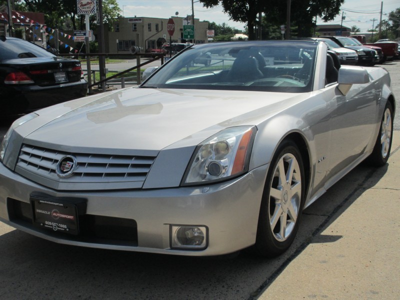 2004 Cadillac XLR - Light Platinum