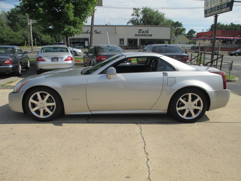 2004 Cadillac XLR - Light Platinum