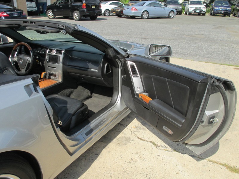 2004 Cadillac XLR - Light Platinum