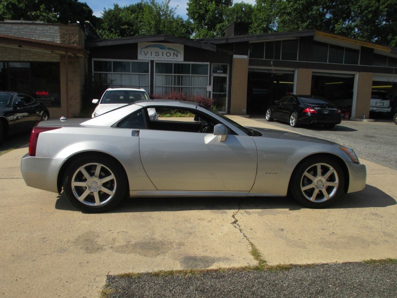 2004 Cadillac XLR - Light Platinum