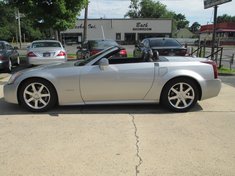 2004 Cadillac XLR - Light Platinum