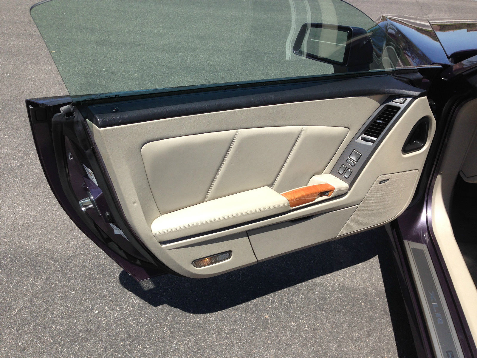 2004 Cadillac XLR Neiman Marcus #48