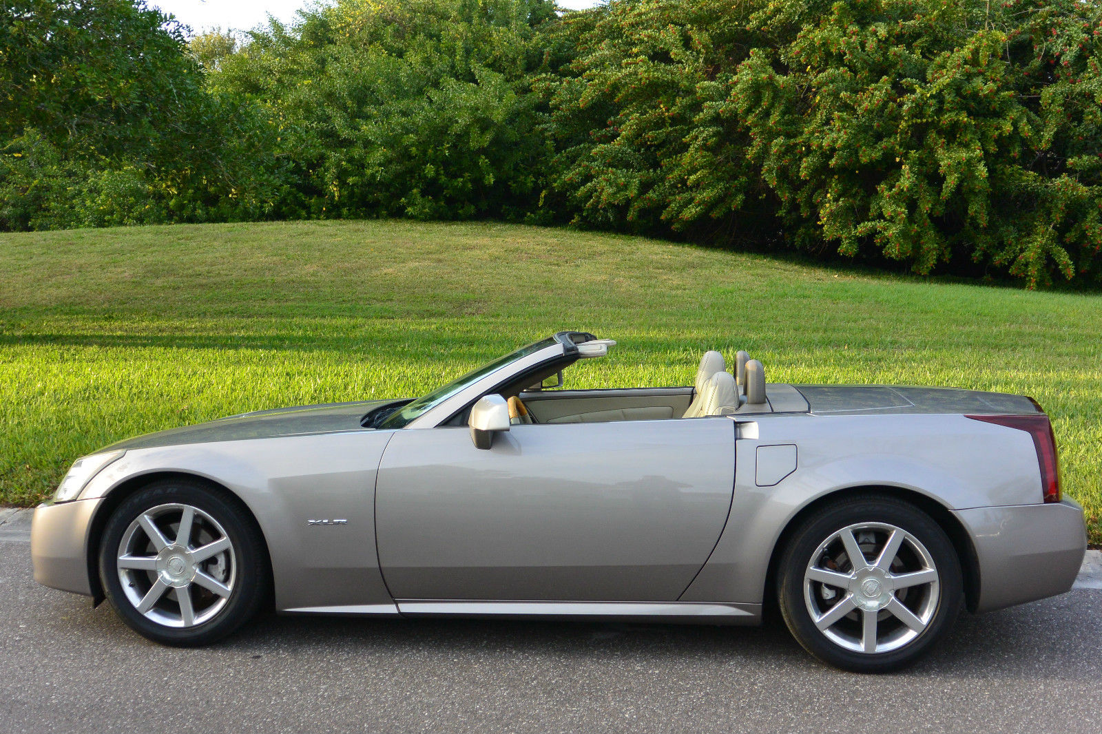 2004 Cadillac XLR - Satin Nickel