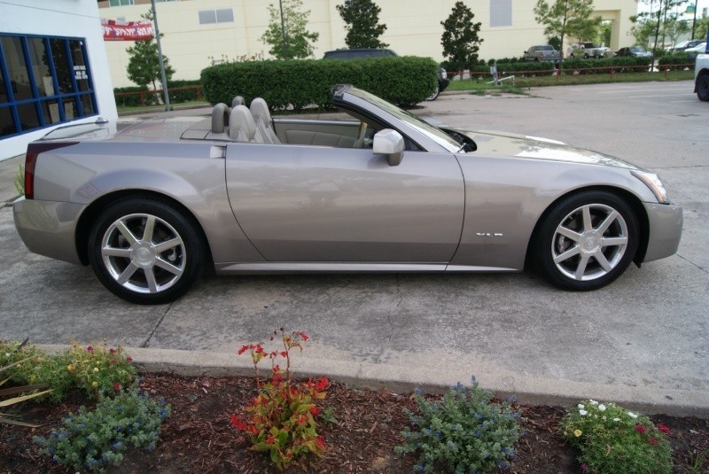 2004 Cadillac XLR - Satin Nickel