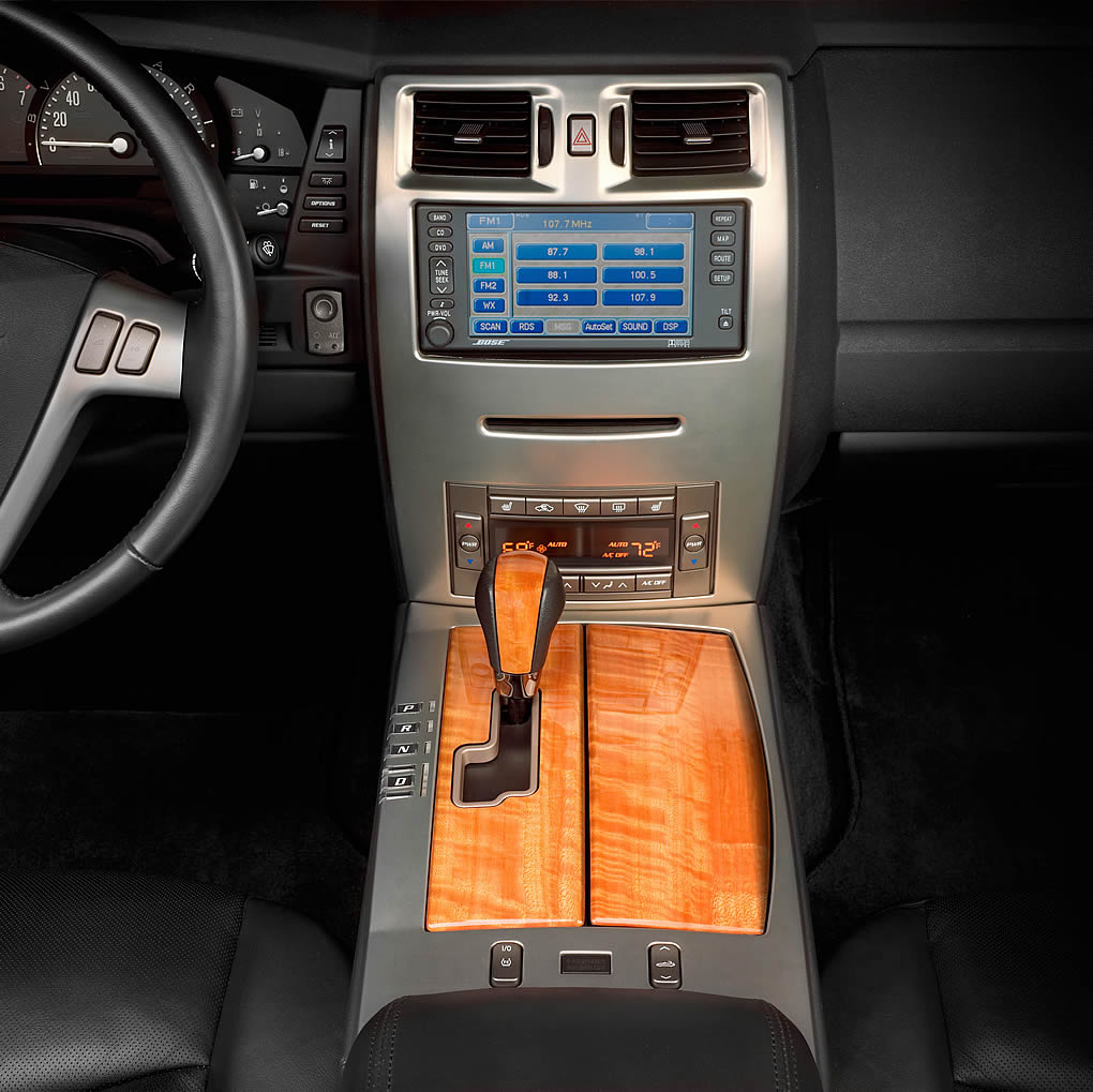 2005 Cadillac XLR Center Console