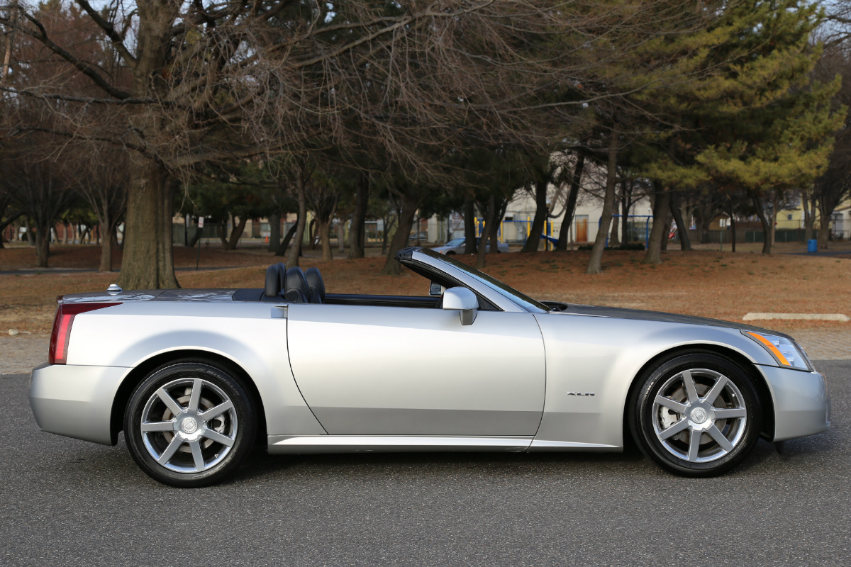 2005 Cadillac XLR - Light Platinum