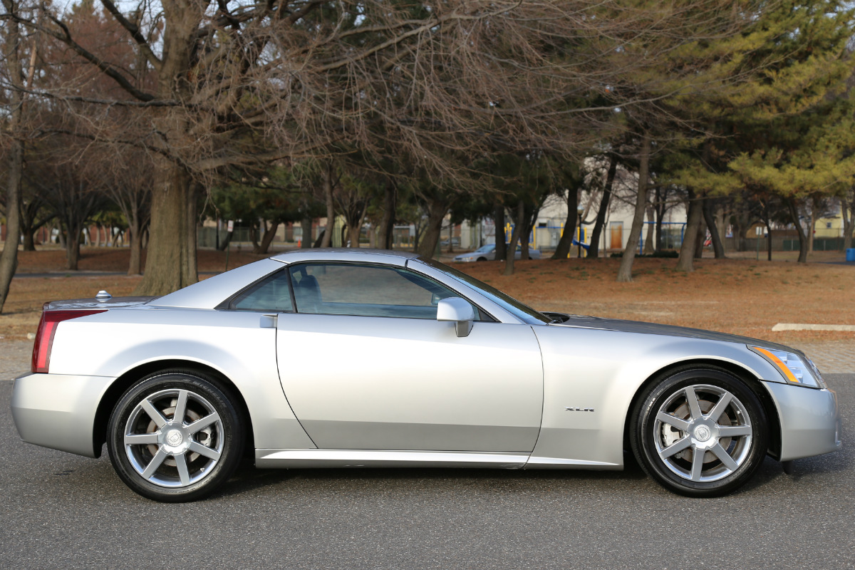 2005 Cadillac XLR - Light Platinum