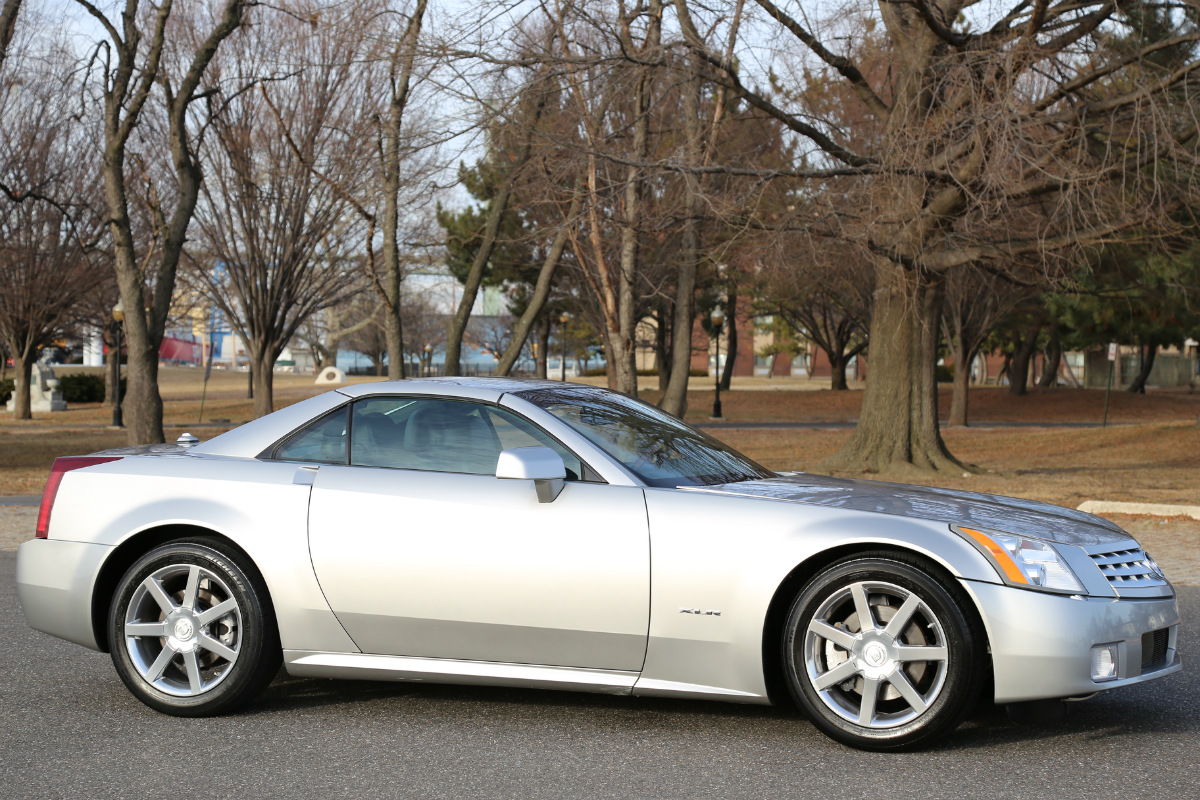 2005 Cadillac XLR - Light Platinum