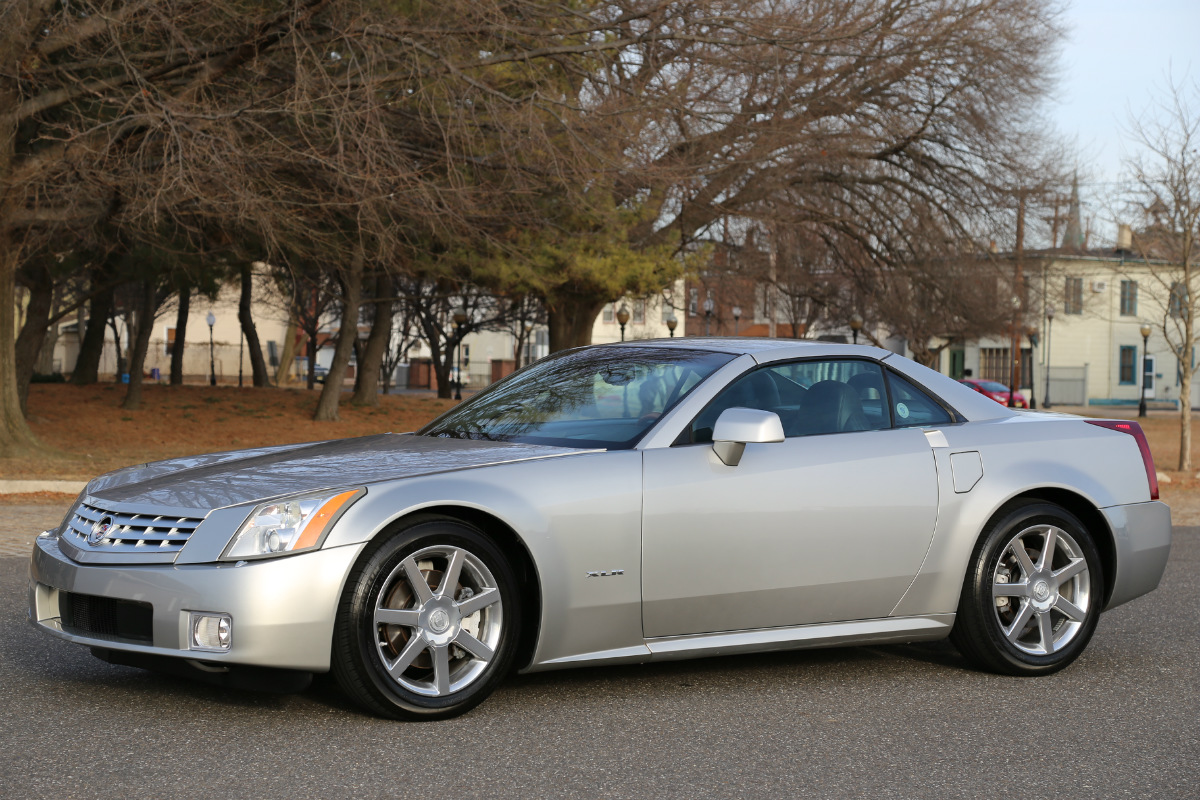 2005 Cadillac XLR - Light Platinum