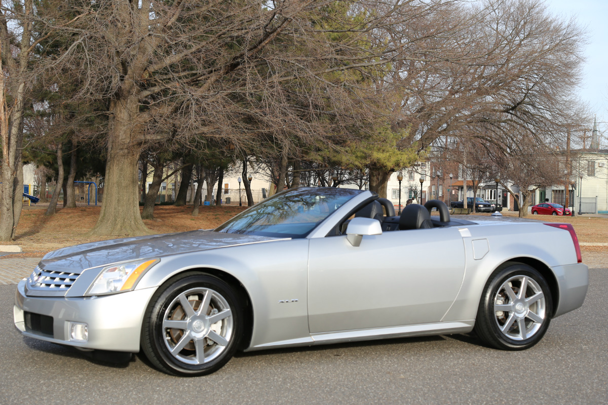 2005 Cadillac XLR - Light Platinum