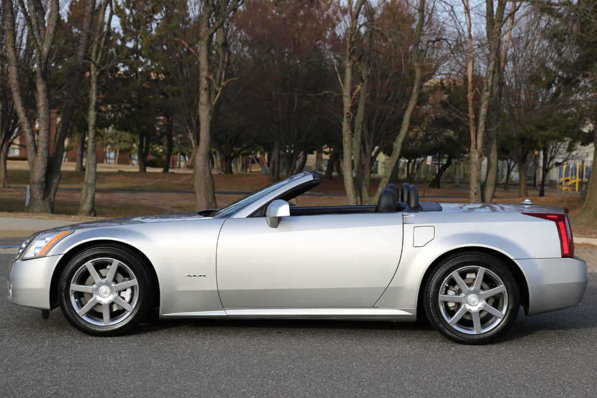 2005 Cadillac XLR - Light Platinum