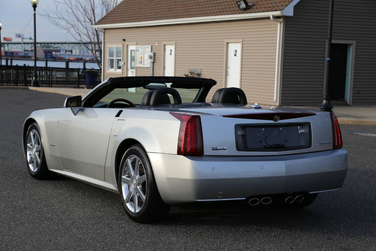 2005 Cadillac XLR - Light Platinum