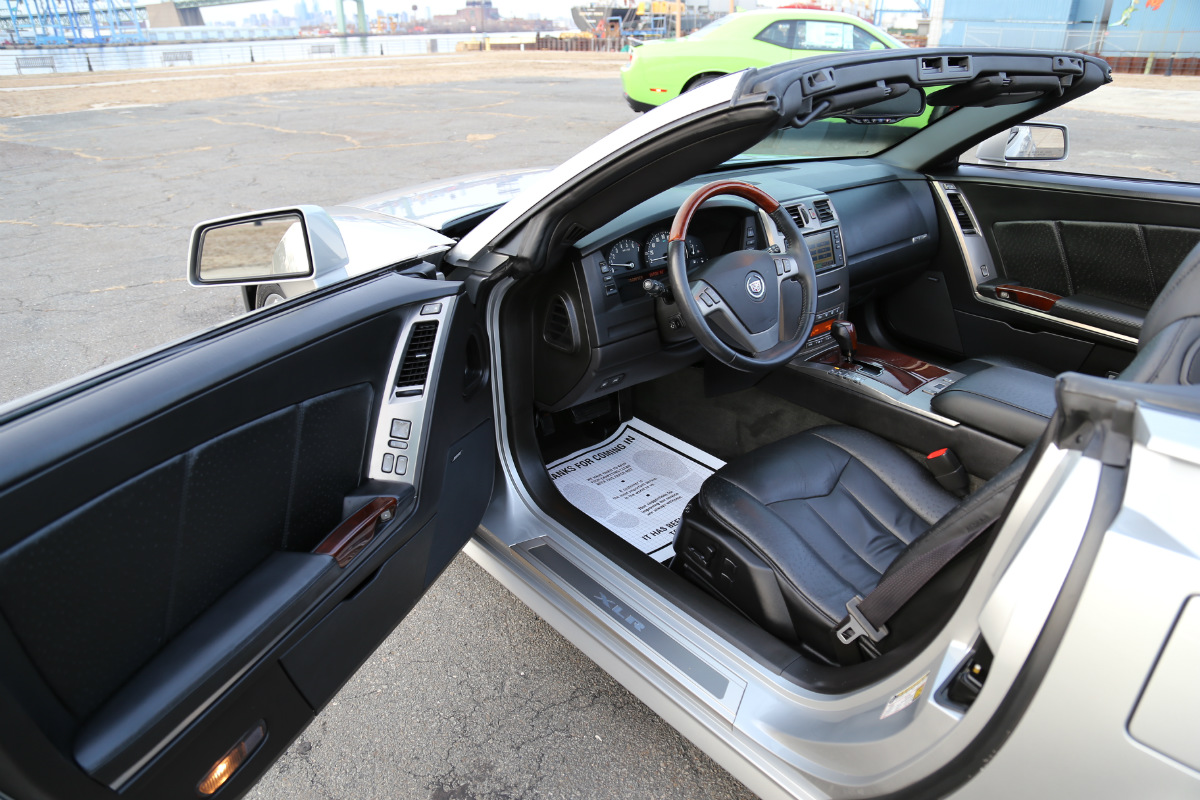 2005 Cadillac XLR - Light Platinum