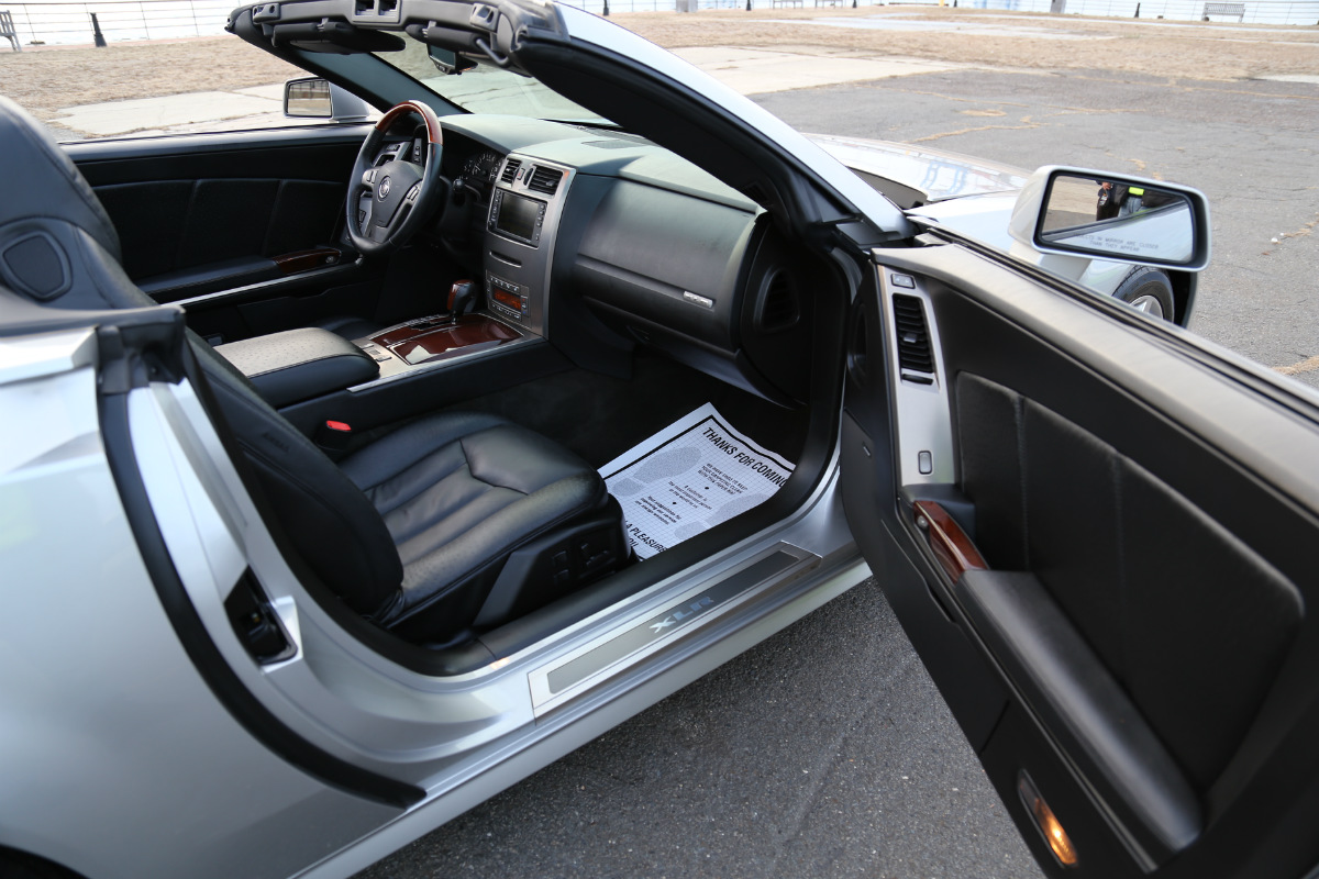 2005 Cadillac XLR - Light Platinum