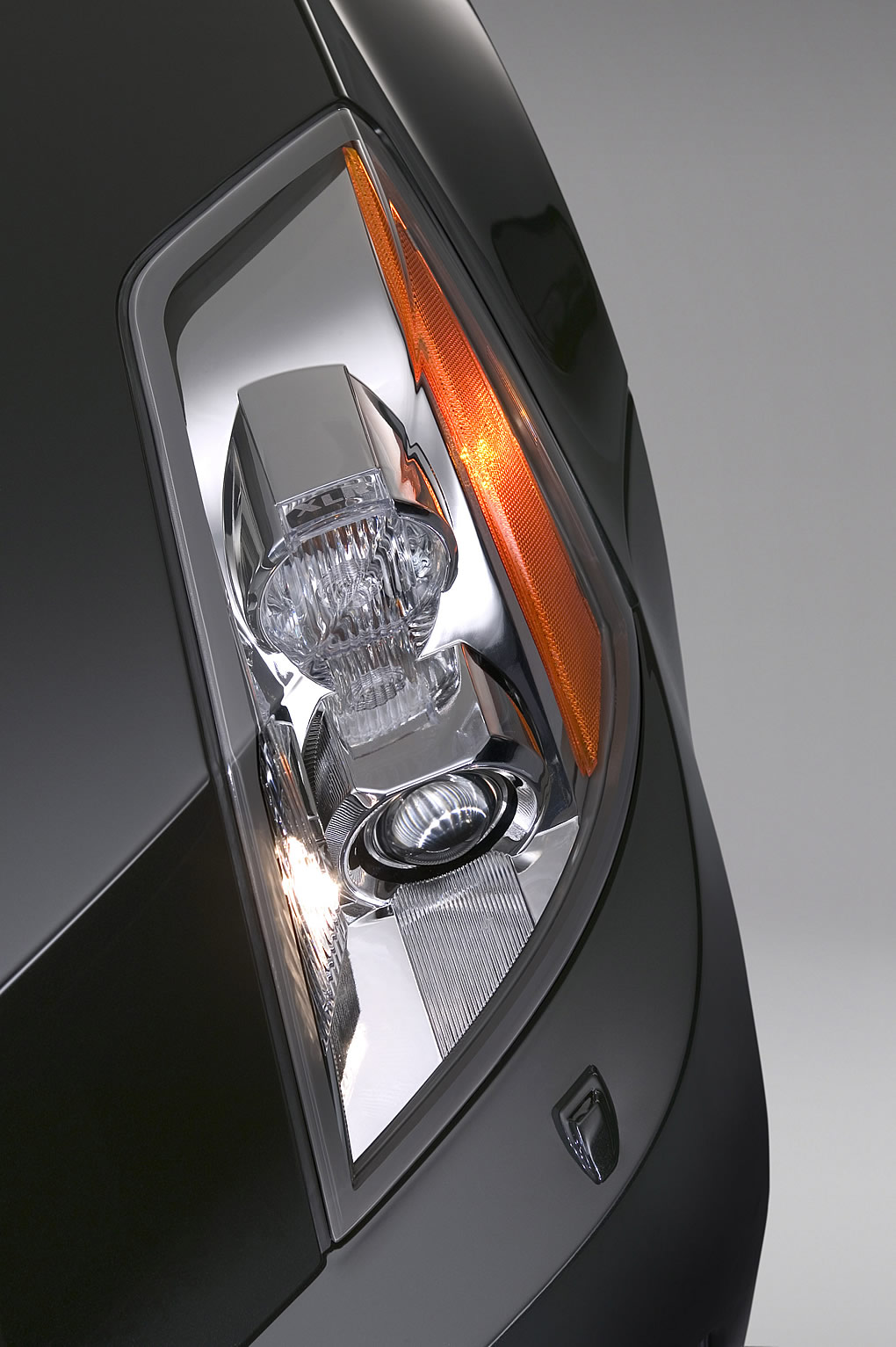 2006 Cadillac Star Black Limited Edition XLR Headlight