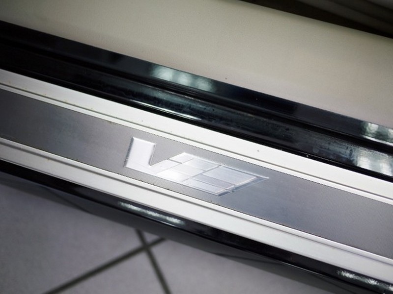 2006 Cadillac XLR-V - Black Raven