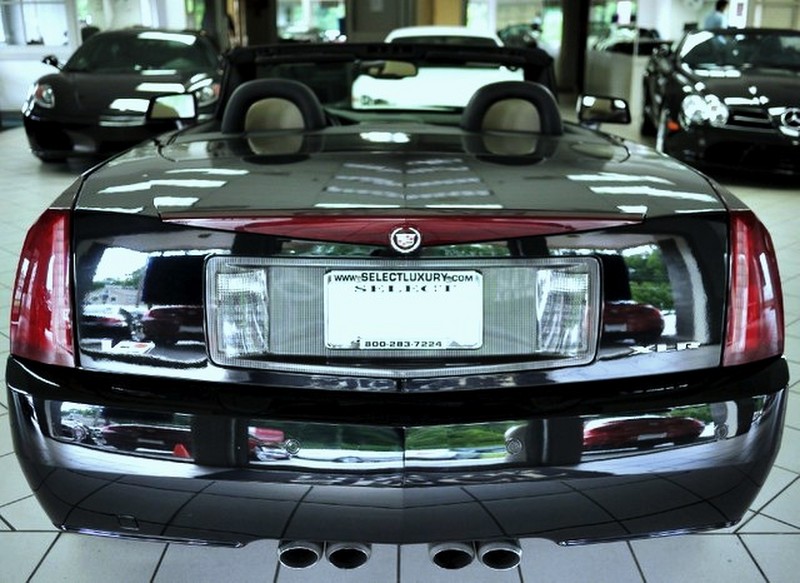 2006 Cadillac XLR-V - Black Raven