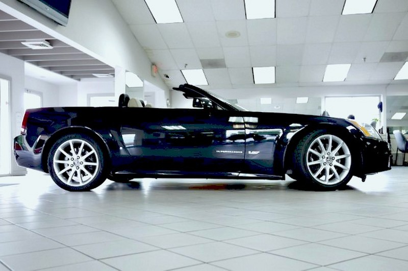 2006 Cadillac XLR-V - Black Raven