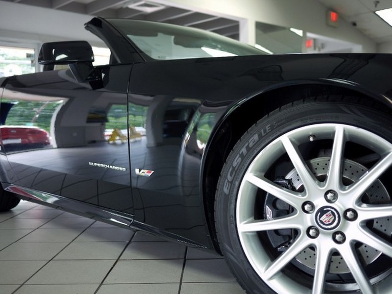 2006 Cadillac XLR-V - Black Raven