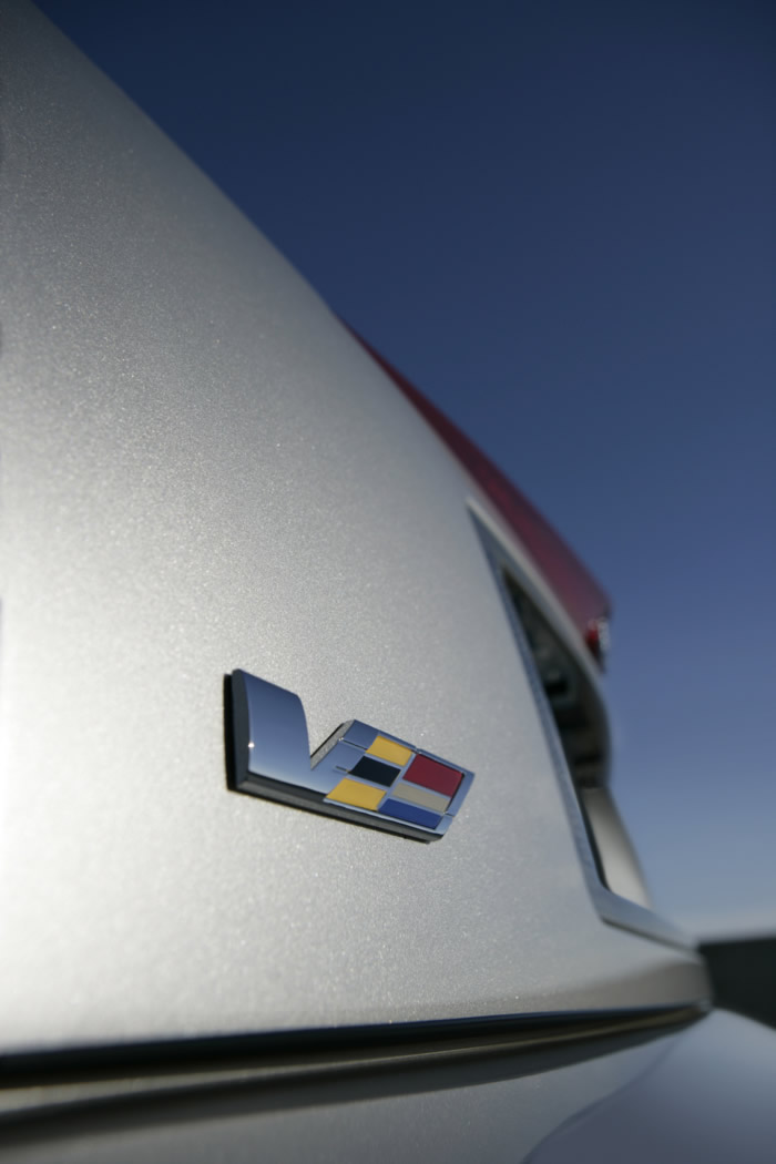 2006 Cadillac XLR-V Emblem