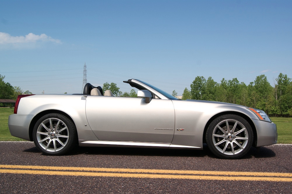 2006 Cadillac XLR-V in Light Platinum