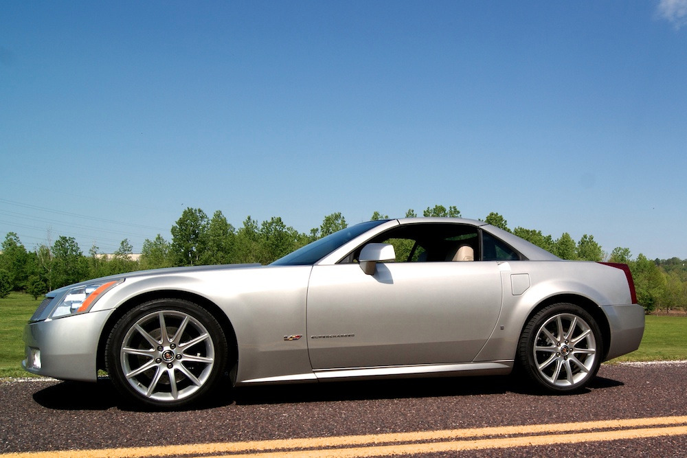 2006 Cadillac XLR-V in Light Platinum