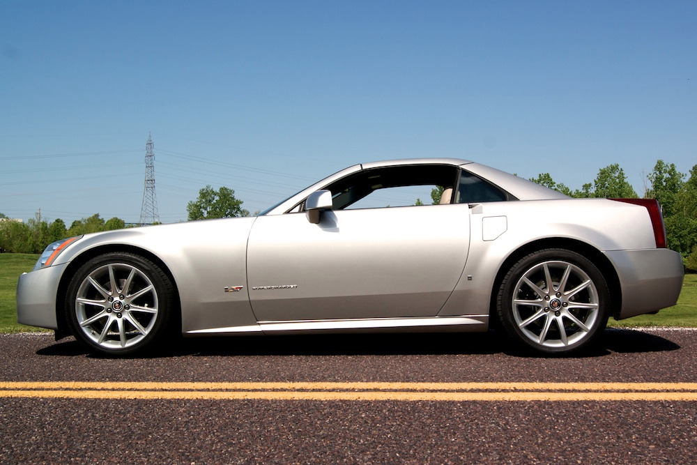 2006 Cadillac XLR-V in Light Platinum