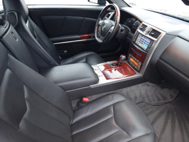 2007 Cadillac XLR in Black Raven