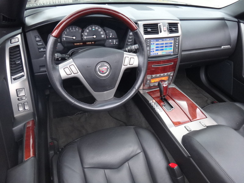 2007 Cadillac XLR in Black Raven